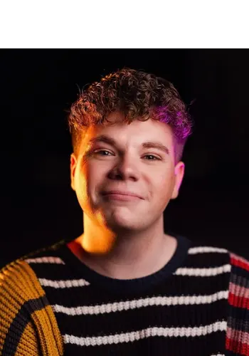 Daniel Swift's headshot photo